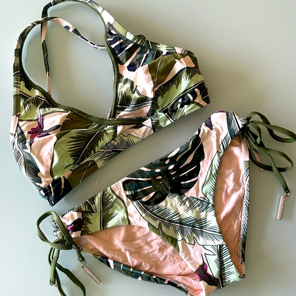Seafolly Palm Beach Biniki Top & Hipster Bottom, Size 6 CDN (4 US)
